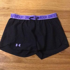 Small Under Armour running shorts